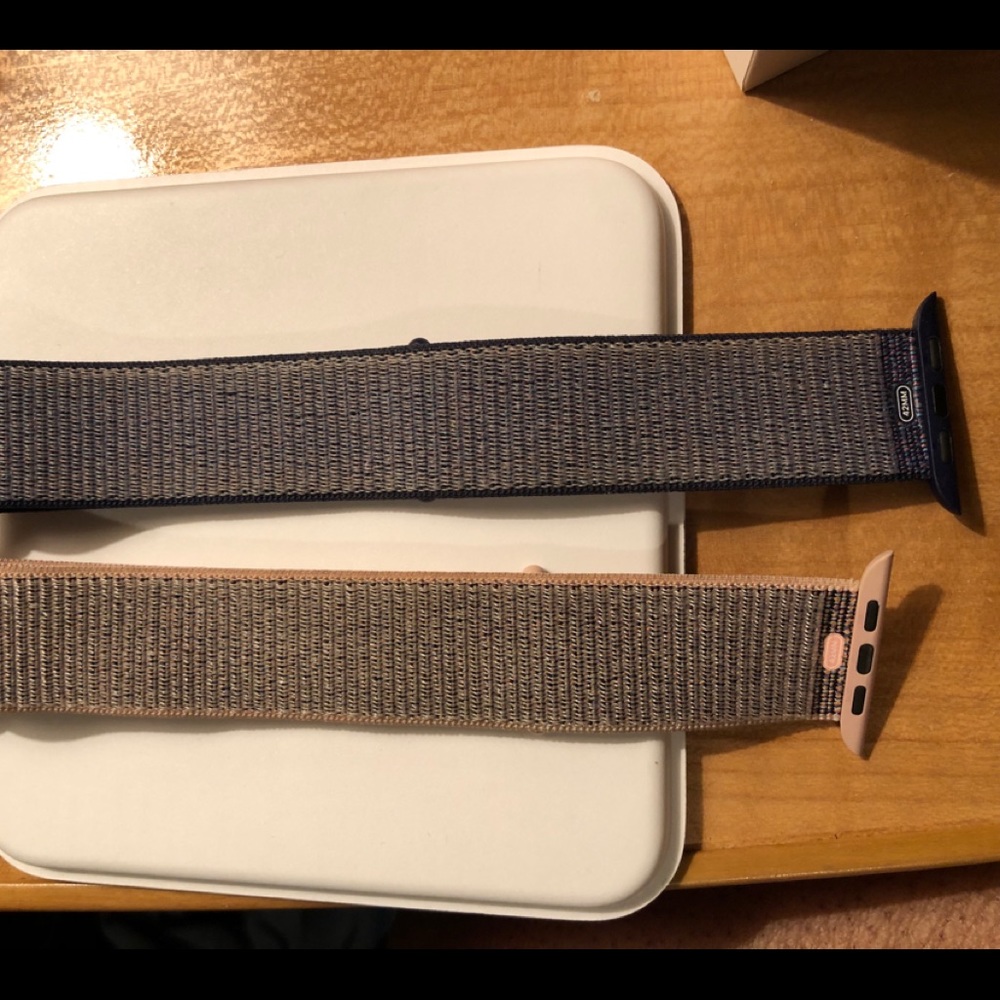 Apple Watch Series 3 GPS + Cellular 42MM - Picture 6 of 8